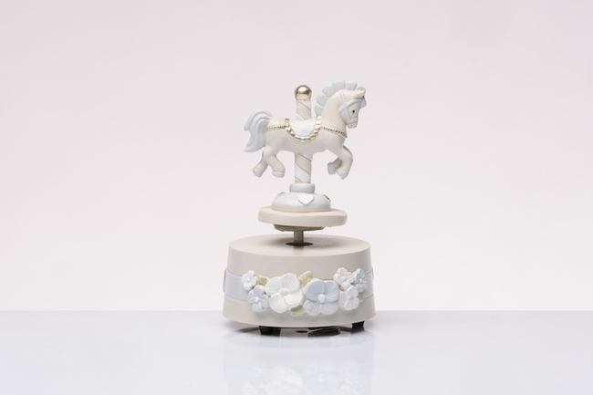 bomboniera nascita battesimo carillon cavallino celeste economica 14.20 €