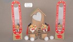 04A536 - HAPPY GUFO LAUREA H.6,5 S/2 C/BOX Happy Gufo Laurea in ceramica 04A536 per Novità 2026, set 2 h.6,5 cm, con scatola, design raffinato e allegro per eventi di laurea, da Bomboniere & Company S.r.l Siracusa.