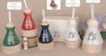 07A270 07A271 07A272 - LAGUN DIFFUSORE LED H.13,5 BIANCO C/BOX Diffusori LED in ceramica 07A270–07A272 (h.12,5–13,5, 11,80–14,30 €) per bomboniere Novità 2026, design bianco per battesimo e comunione, da Bomboniere & Company S.r.l Siracusa.