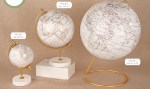 08A261 08A262 08A263 - VOYAGE GLOBO DM.21 H.29 Voyage Globo in ceramica 08A261–08A263 per bomboniere Novità 2026 (dm.9 h.15 a 8,50 €, dm.14 h.21 a 17,20 €, dm.21 h.29 a 34,60 €), simbolici per anniversari e viaggi, da Bomboniere & Company S.r.l Siracusa.