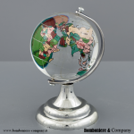 Mappamondo in Vetro Colorato 8cm - Bomboniera Laurea e Comunione Grande globo mappamondo in vetro cristallino con continenti colorati rotante.