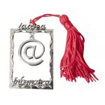 Cornice argentata in zama per laurea in informatica con simbolo della chiocciola pendente, scritte in rilievo e nappa rossa laterale