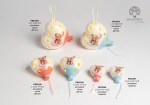 22397 - Palloncini a Cuore con Orsetto/Orsetta – 5.4 cm – Porcellana – Calamita Palloncini a Cuore con Orsetto/Orsetta – 7.5 cm – Porcellana – Luce – G.Box Diffusori Palloncino a C Palloncini cuore orsetto orsetta porcellana calamita luce diffusore