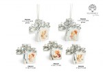 22431 - Croce con Albero Bimbo Comunione – 7.7 cm – Resina/Plastica – Argento Croce con Albero Bimba Comunione – 7.7 cm – Resina/Plastica – Argento Croce con Albero Calice – Spiga Croci comunione albero bimbo bimba diffusore resina argento