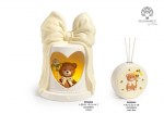 22550 - Linea Orsetto con Palloncini – Diffondiprofumo 9.2 cm – Campana con Luce 22.6 cm – Porcellana – 2027 Orsetto con palloncini in porcellana diffondiprofumo e campana con luce