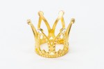 Bomboniera Corona Metallo Oro con Strass - 3,3x3,5cm - Tema Reale Corona in metallo dorato con strass e decorazioni a cuore per bomboniere.