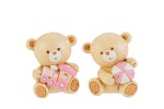 Bomboniera Calamita Orsetto in Resina Rosa 57205 – Idea Regalo per Battesimo, Nascita e Primo Compleanno Bimba Due calamite in resina a forma di orsetto color panna e rosa, una con un trenino e l'altra con una palla, ideali per bomboniere nascita bimba