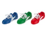 Bomboniera Salvadanaio Scarpetta Calcio - Idea Utile Comunione e Cresima Tris di salvadanai a forma di scarpette da calcio nei colori blu, verde e rosso.