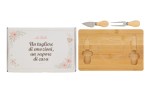 Bomboniera Matrimonio Set Tagliere con Posate Formaggio e Color Box Set bomboniera utile con tagliere in legno e due posate per formaggio in confezione regalo.