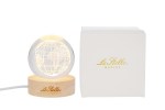 Lampada Globo in Vetro USB con Base Legno - Bomboniera Originale Mondo 58210 Lampada bomboniera globo mondo in vetro su base di legno con cavo USB e astuccio regalo della linea Le Stelle.