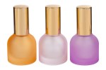 58322 - PORTAPROFUMO SPRAY SATINATO 3COL.ASS. 10ML h.7CM PORTAPROFUMO SPRAY SATINATO 3COL.ASS. 10ML h.7CM Cod. 58322 da Bomboniere & Company S.r.l. Siracusa.