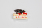 A3173 - Gessetto Laurea Gessetto laurea in gesso bianco con cappello e pergamena per bomboniere laurea e diploma