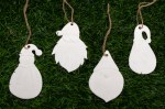 A4061 - DECORAZIONI APPENDINI ALBERO 4ASS Set di decorazioni appendibili per albero in 4 soggetti assortiti, ideale come bomboniera.