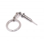 Bomboniera Laurea Infermieristica Portachiavi Siringa Silver - 2,60€ Portachiavi a forma di siringa in metallo per bomboniera laurea infermieristica e medicina.