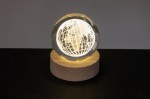 Bomboniera Lampada Globo 6cm Mondo - Idea Laurea e Matrimonio Lampada a sfera motivo mondo con base in legno per bomboniere.